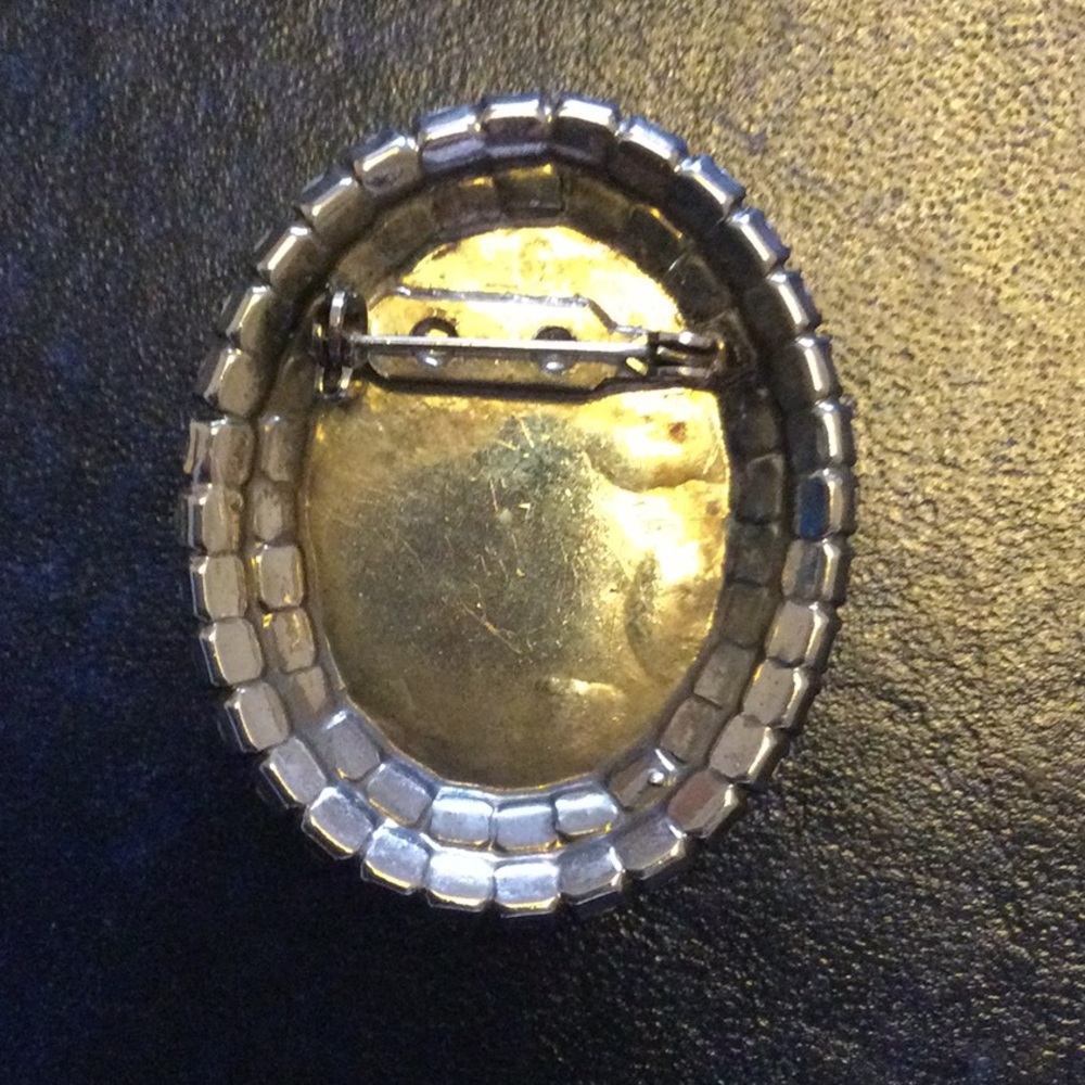 Faux pearl and diamond brooch ** 3 for $15 - Picture 2 of 4